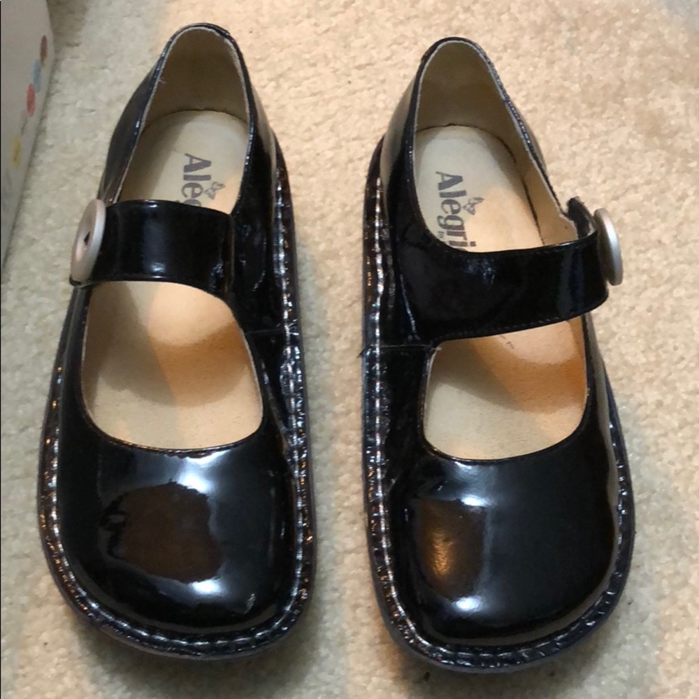 Used Alegria women’s shoes